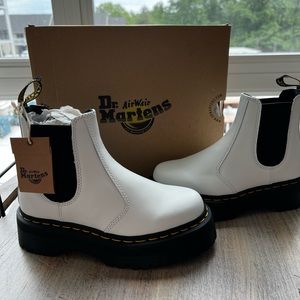DR. MARTENS 2976 Quad Platform Womens White Chelsea Boots - size 6